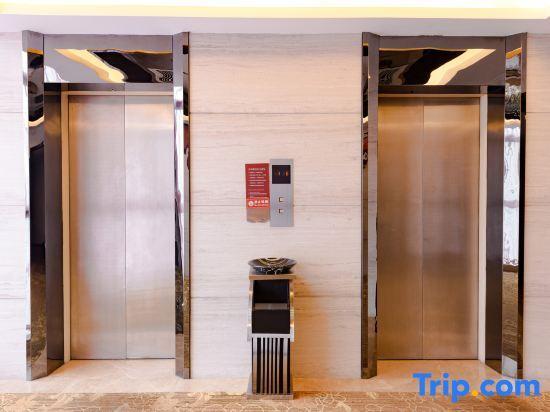Ичан: Three Gorges Dongshan Hotel