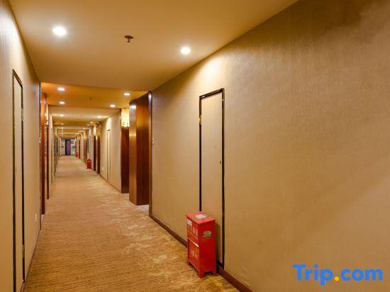 Ичан: Three Gorges Dongshan Hotel