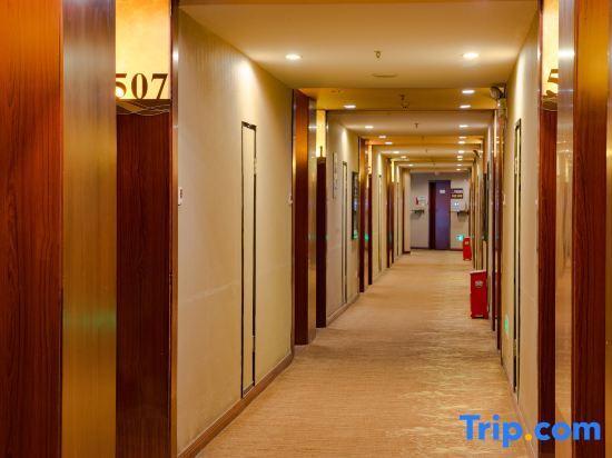 Ичан: Three Gorges Dongshan Hotel