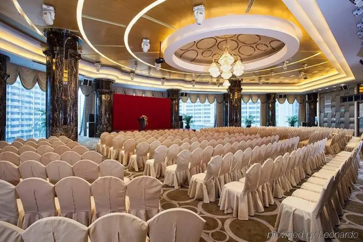 Шэньчжэнь: Renaissance Shenzhen Luohu Hotel