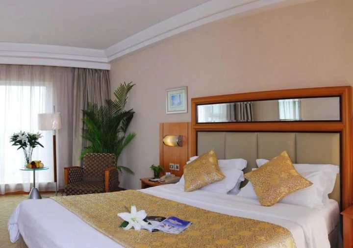 Ухань: Wuhan Mayflowers Hotel (Wuchang Railway Station Zhongnan Road Metro Station Branch)