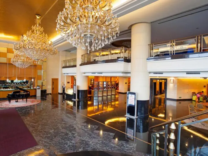 Ухань: Wuhan Mayflowers Hotel (Wuchang Railway Station Zhongnan Road Metro Station Branch)
