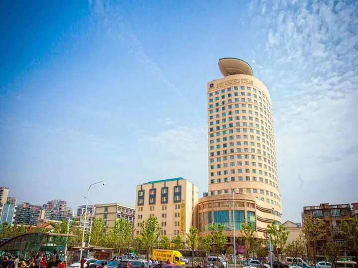 Ухань: Wuhan Mayflowers Hotel (Wuchang Railway Station Zhongnan Road Metro Station Branch)