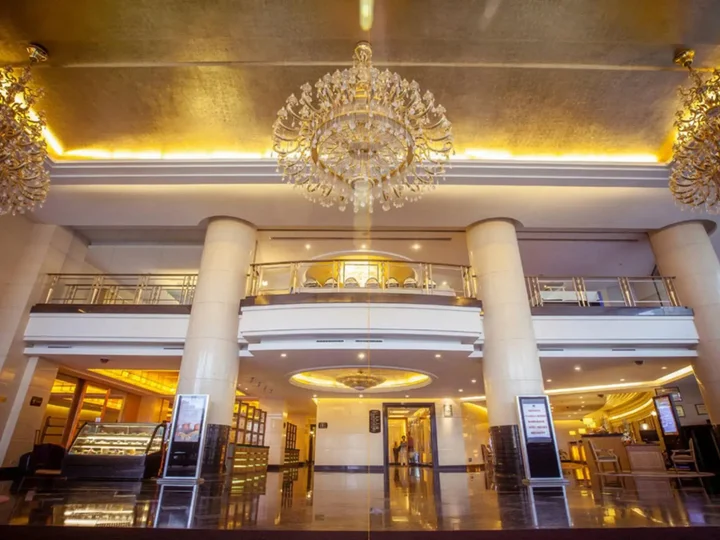 Ухань: Wuhan Mayflowers Hotel (Wuchang Railway Station Zhongnan Road Metro Station Branch)