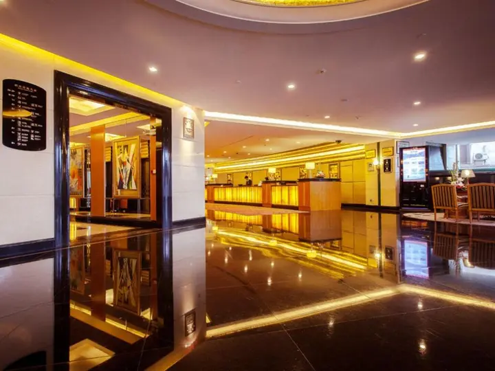 Ухань: Wuhan Mayflowers Hotel (Wuchang Railway Station Zhongnan Road Metro Station Branch)