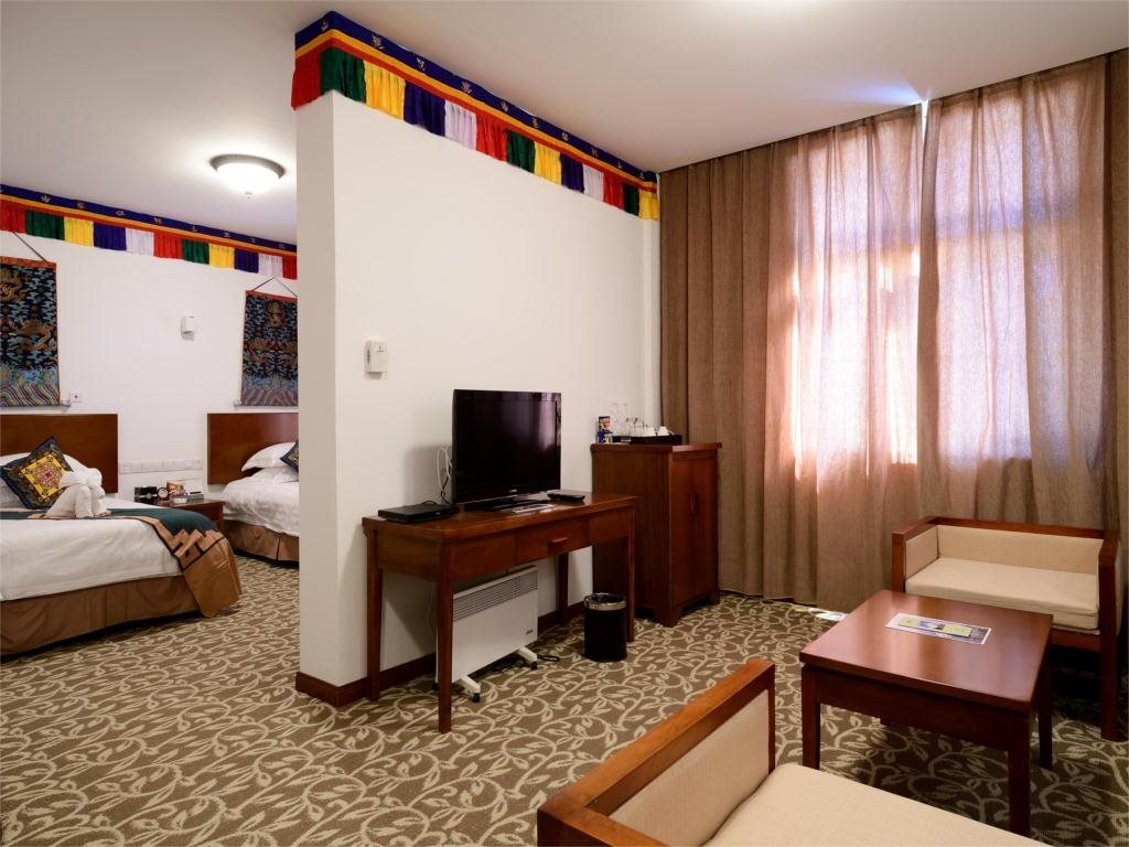 Шангри-Ла: High Mountain Resort Deqin