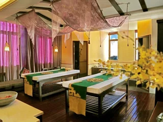 Шангри-Ла: High Mountain Resort Deqin