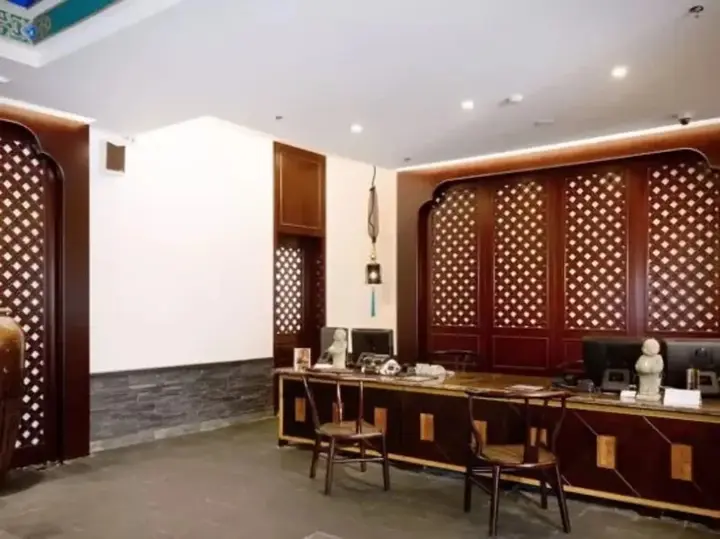 Шангри-Ла: High Mountain Resort Deqin