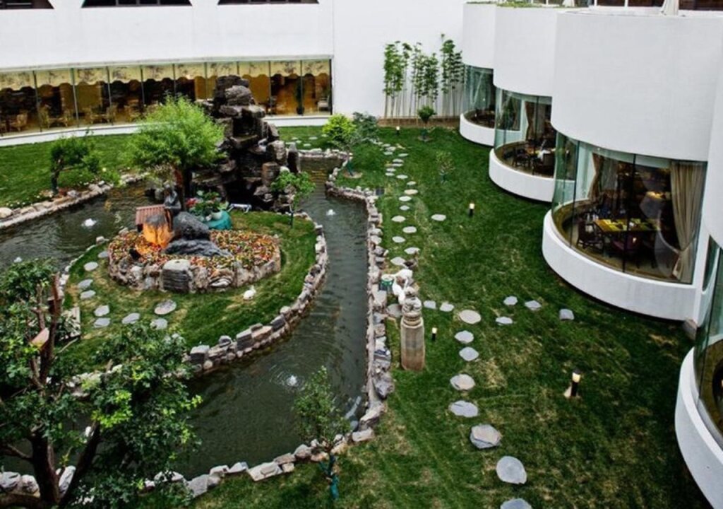 Пекин: Beijing International Hotel