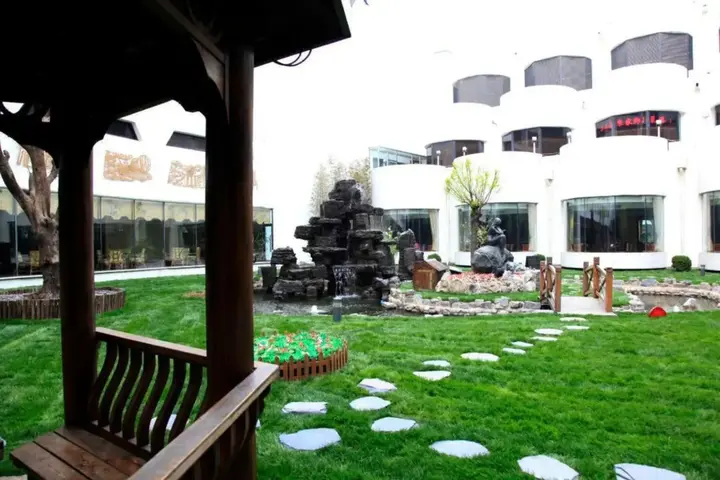 Пекин: Beijing International Hotel