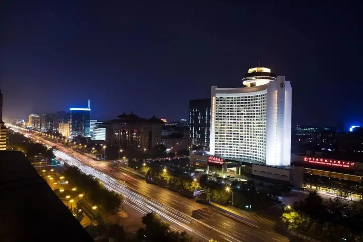 Пекин: Beijing International Hotel