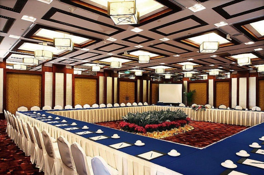 Пекин: Beijing International Hotel