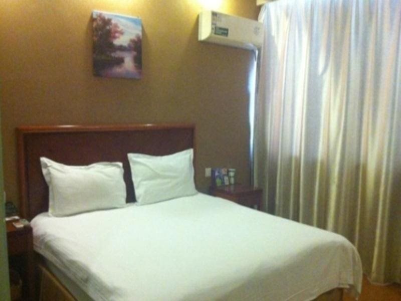 Наньтун: Greentree Inn Nantong Haian Bus Station Express Hotel
