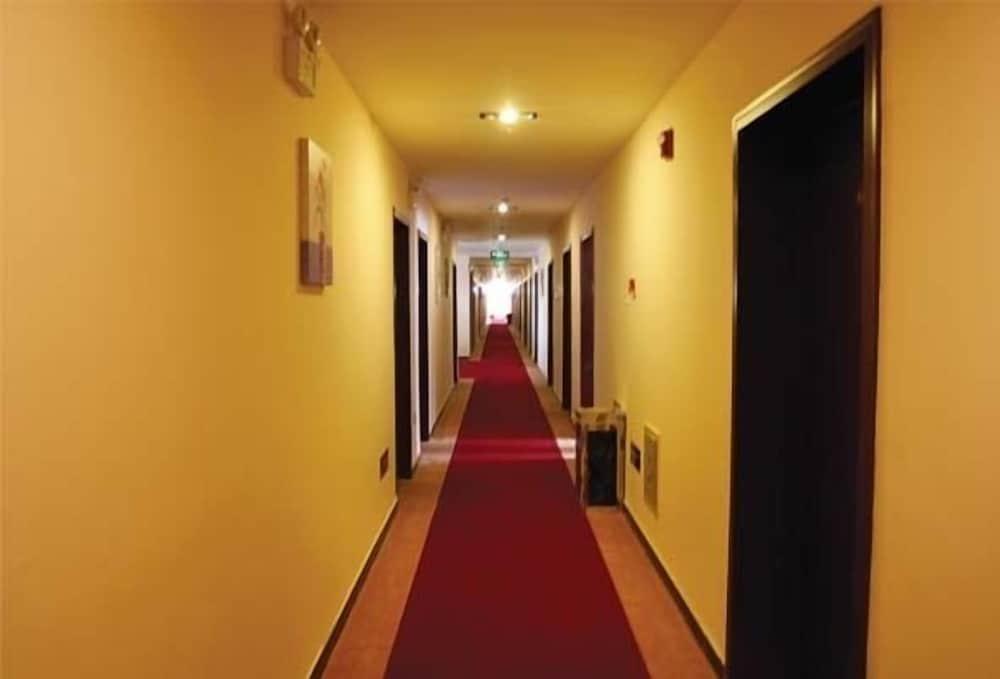 Пекин: Beijing Silvery Ocean Hotel