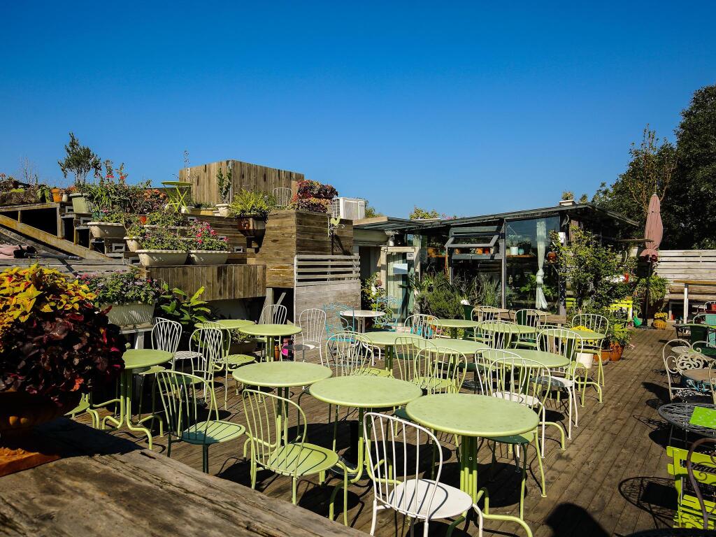 carousel image 4