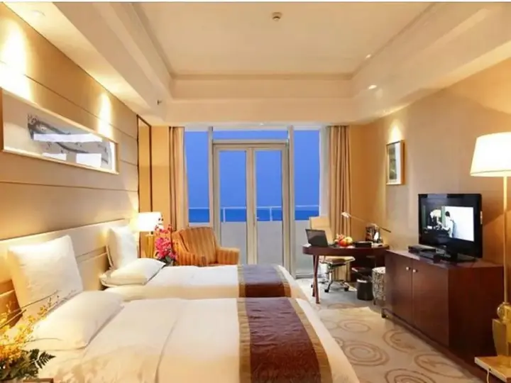 Бэйхай: Golden Shining New Century Grand Hotel Beihai