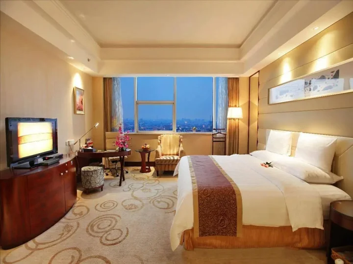 Бэйхай: Golden Shining New Century Grand Hotel Beihai