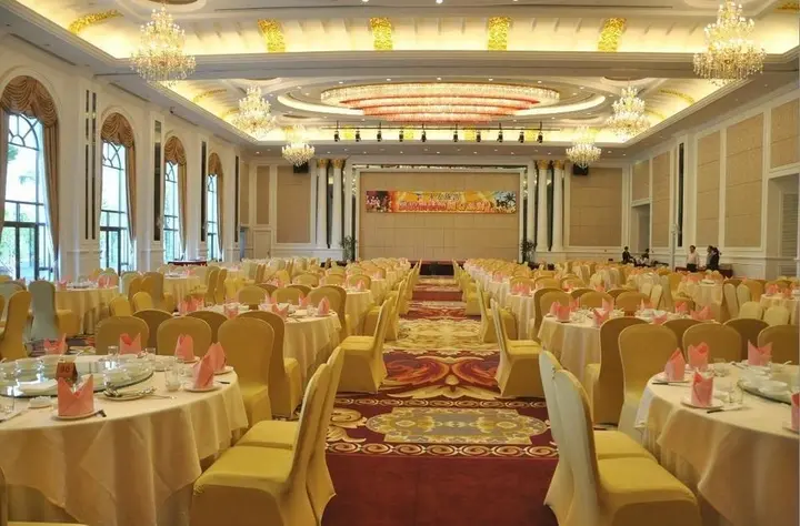 Шаогуань: Phoenix Hotel Shaoguan