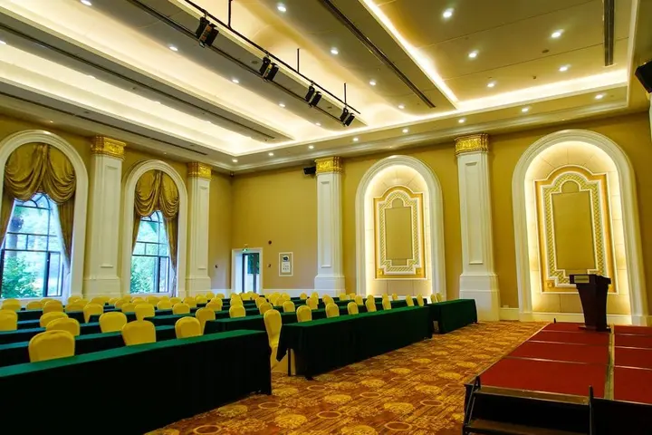 Шаогуань: Phoenix Hotel Shaoguan