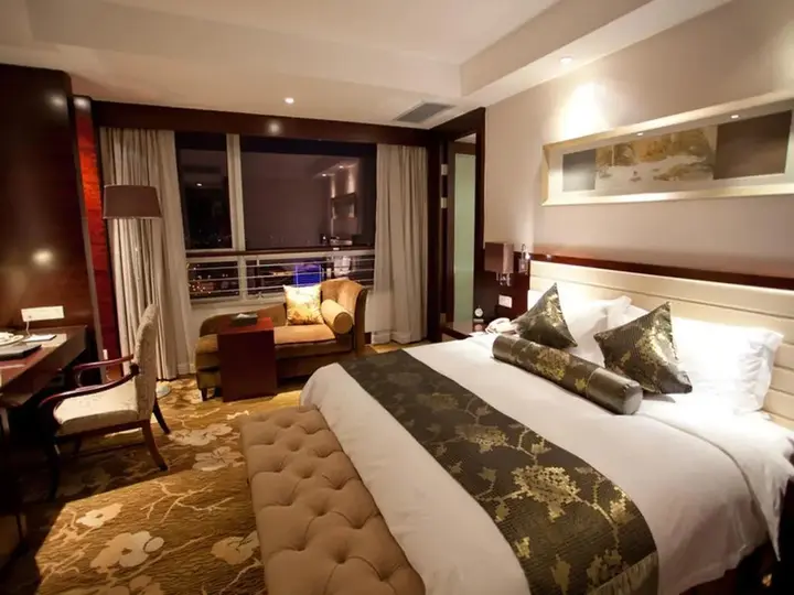 Циндао: Grand New Century Hotel