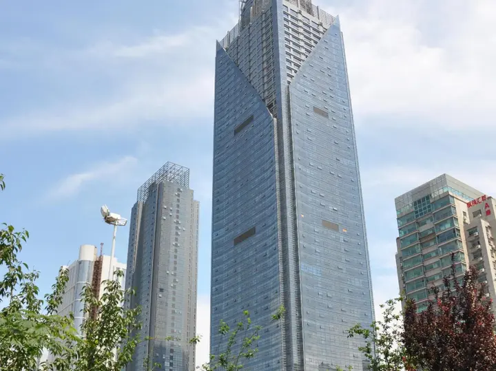Циндао: Grand New Century Hotel