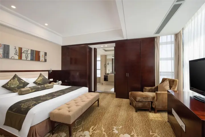 Циндао: Grand New Century Hotel