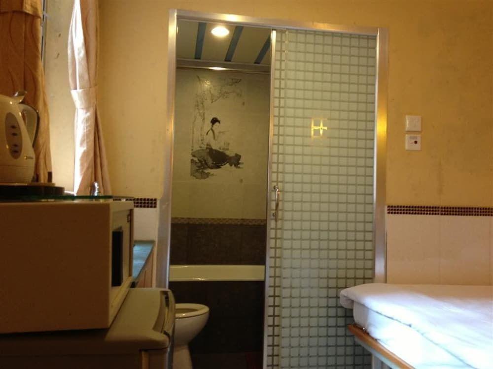 Гонконг: Rent-a-Room Hong Kong