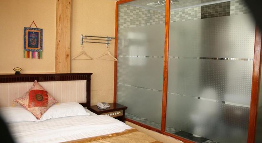 Шангри-Ла: Shangrila Tibetan Family Inn