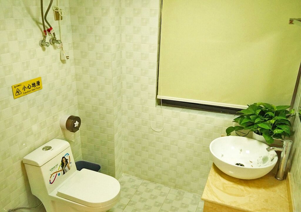 Чжанцзяцзе: Bajie Youth Hostel(Tianmenshan Train Station)