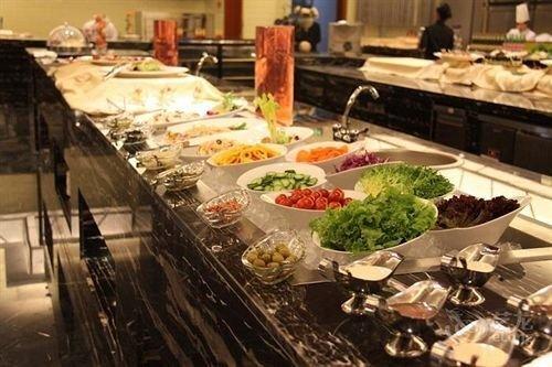 Цзинин: Sun Plaza International Hotel