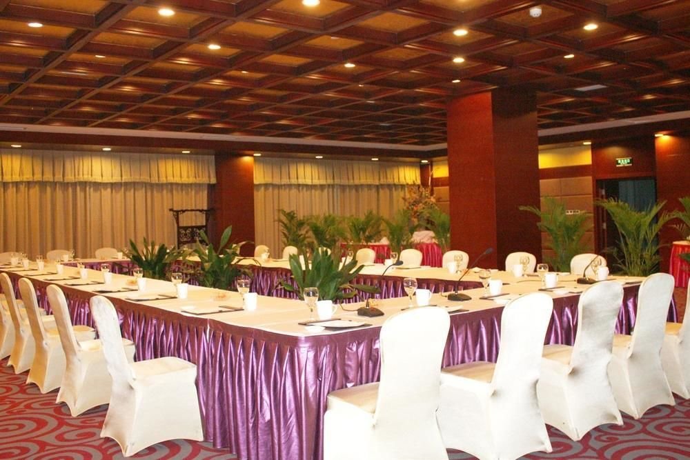 Цзиньчжун: The Kylin Grand Hotel