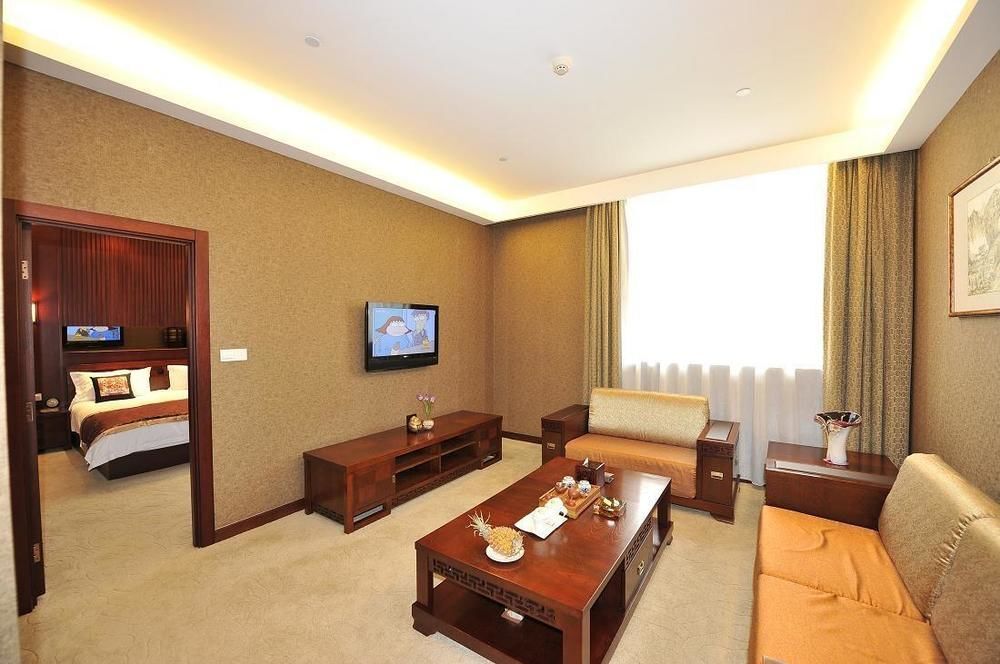 Цзиньчжун: The Kylin Grand Hotel