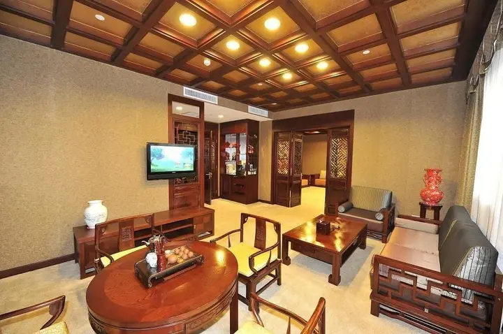 Цзиньчжун: The Kylin Grand Hotel