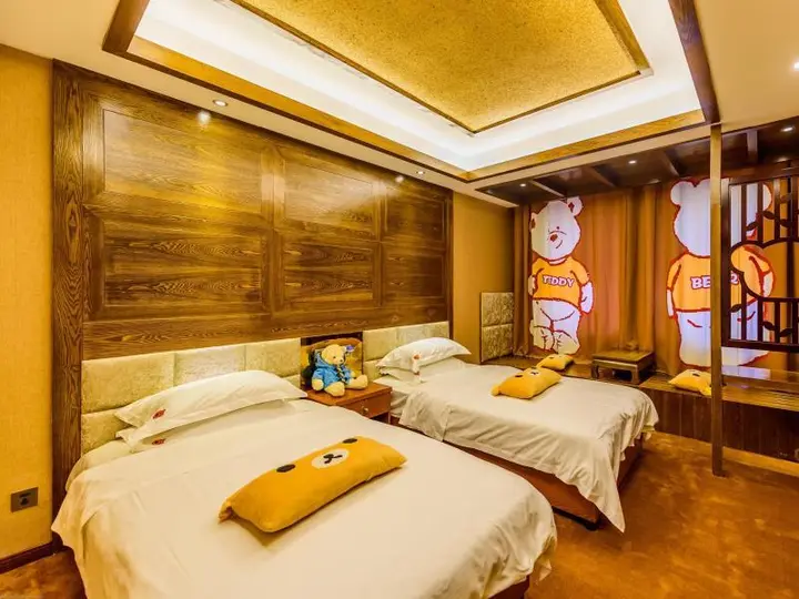 Лешан: Teddy Bear Hotel