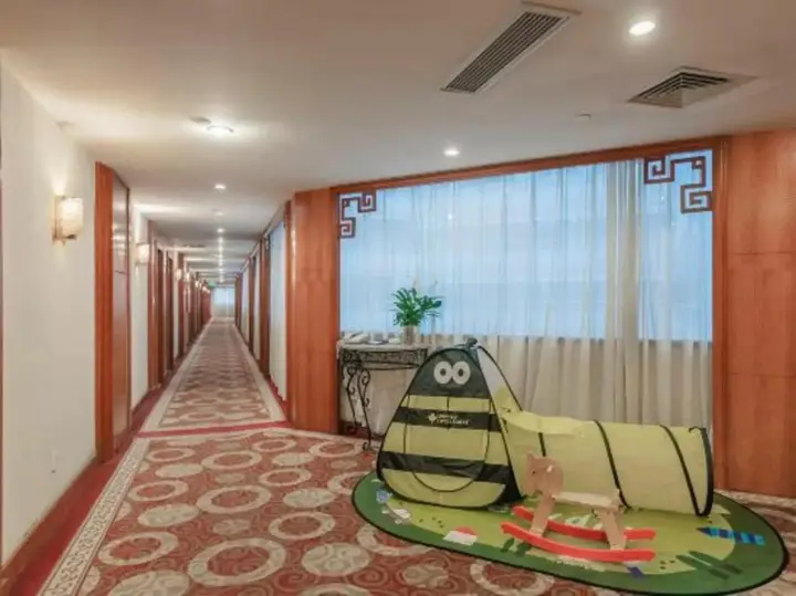 Чунцин: Chongqing Plaza Hotel