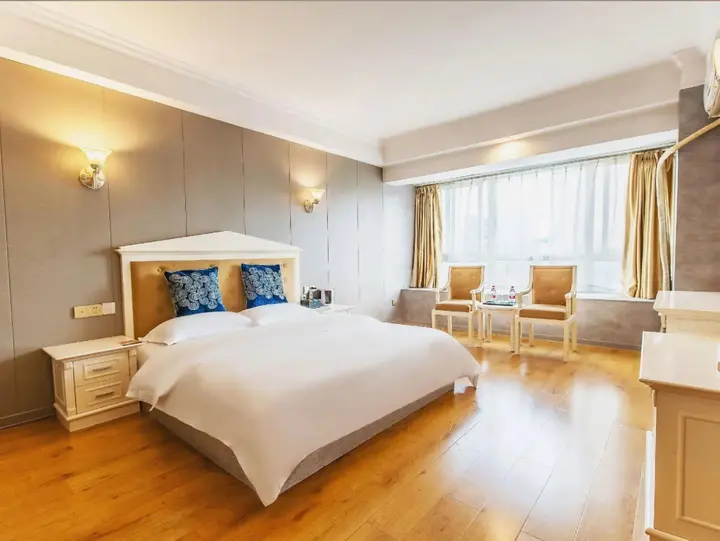 Чунцин: Chongqing Yaju Apartment