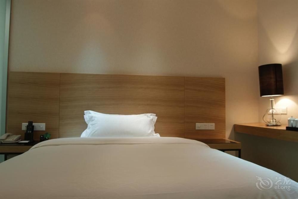 Ухань: Wuhan Yuntai 6 Plus 1 Hotel