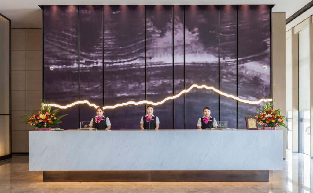 Kings land Linxi Hotel — фото 1