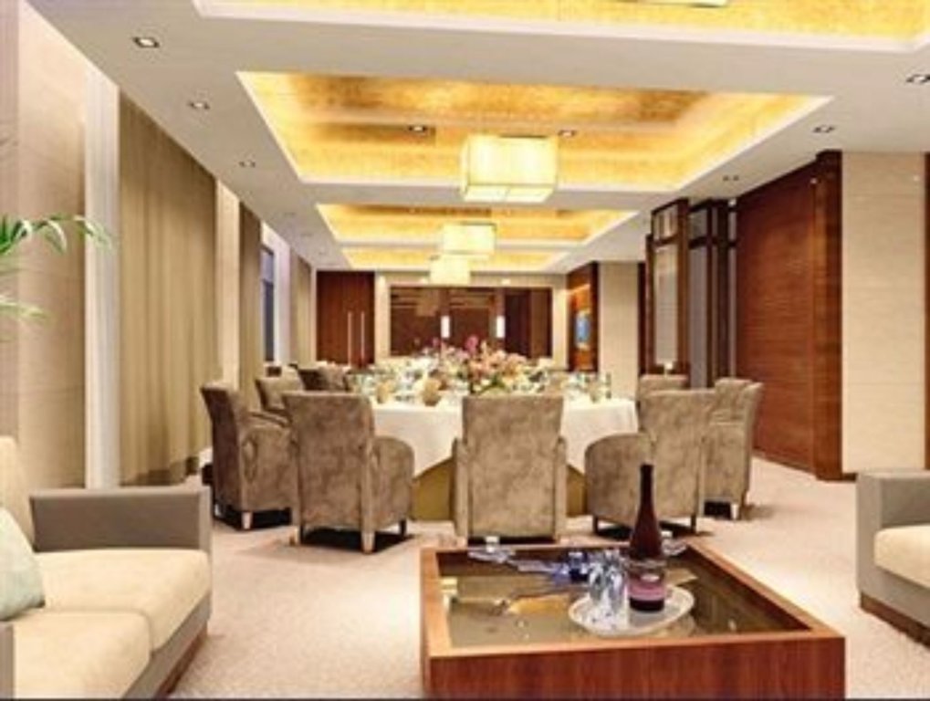 Цзинин: Отель Sheng Du International Hotel