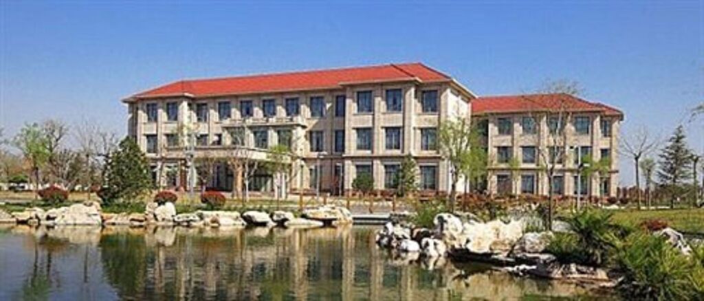 Цзинин: Отель Sheng Du International Hotel