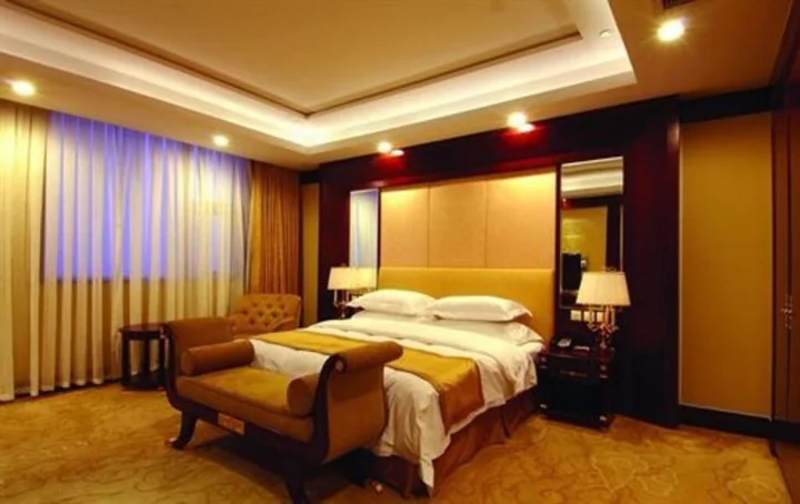Цзинин: Отель Sheng Du International Hotel