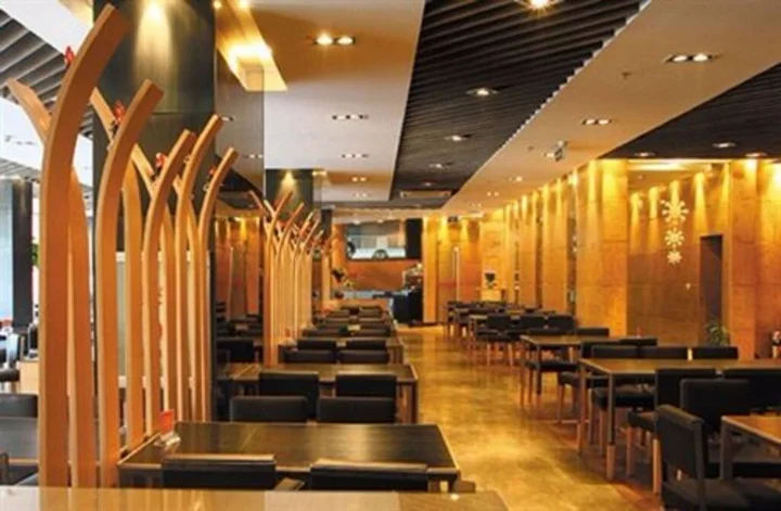 Цзинин: Отель Sheng Du International Hotel