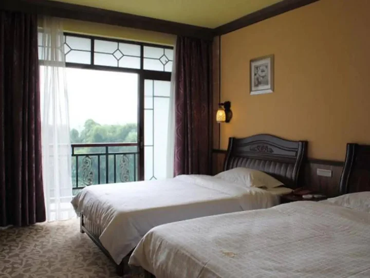 Яншо: Yangshuo River Valley Resort Hotel