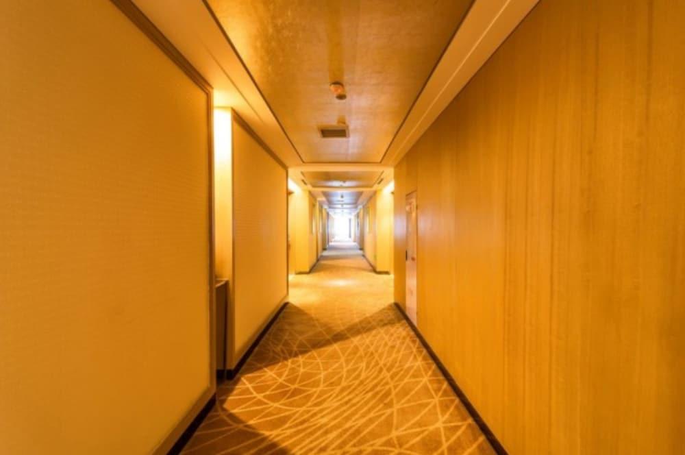 Чэнду: House International Hotel