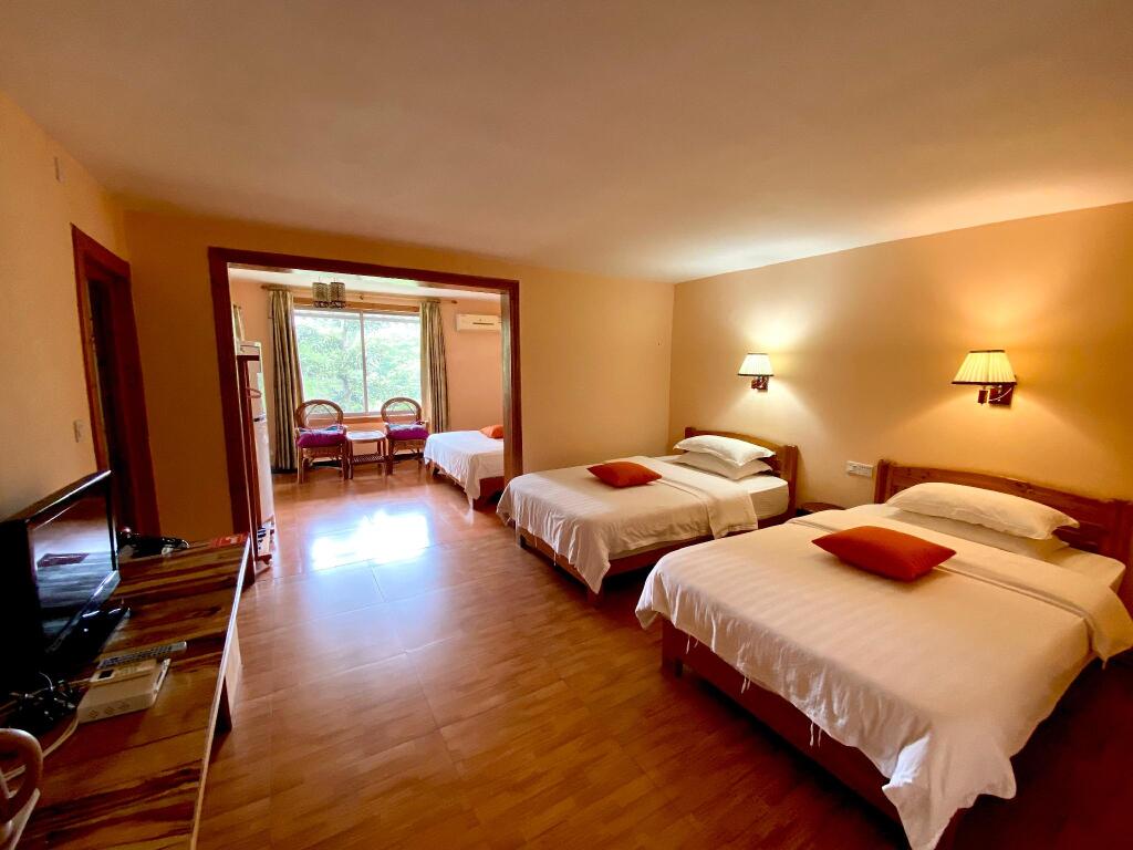 Яншо: Riverside Retreat Hotel