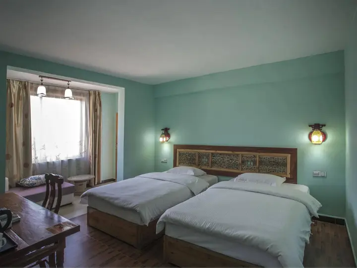 Яншо: Riverside Retreat Hotel