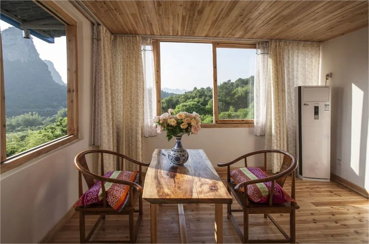 Яншо: Riverside Retreat Hotel