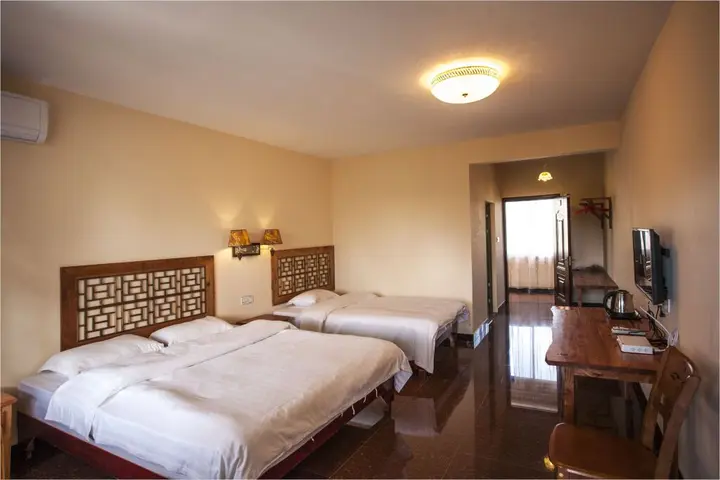 Яншо: Riverside Retreat Hotel