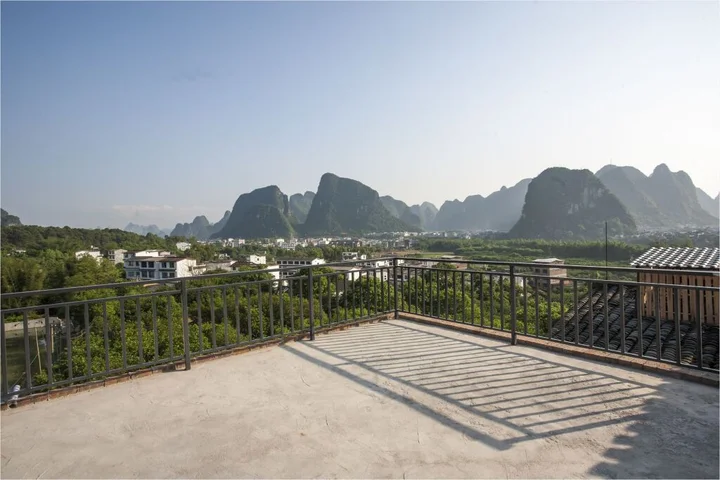 Яншо: Riverside Retreat Hotel