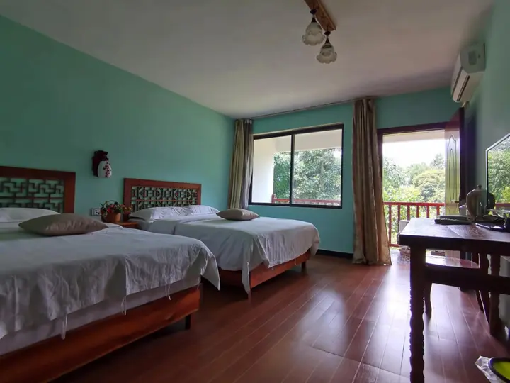 Яншо: Riverside Retreat Hotel